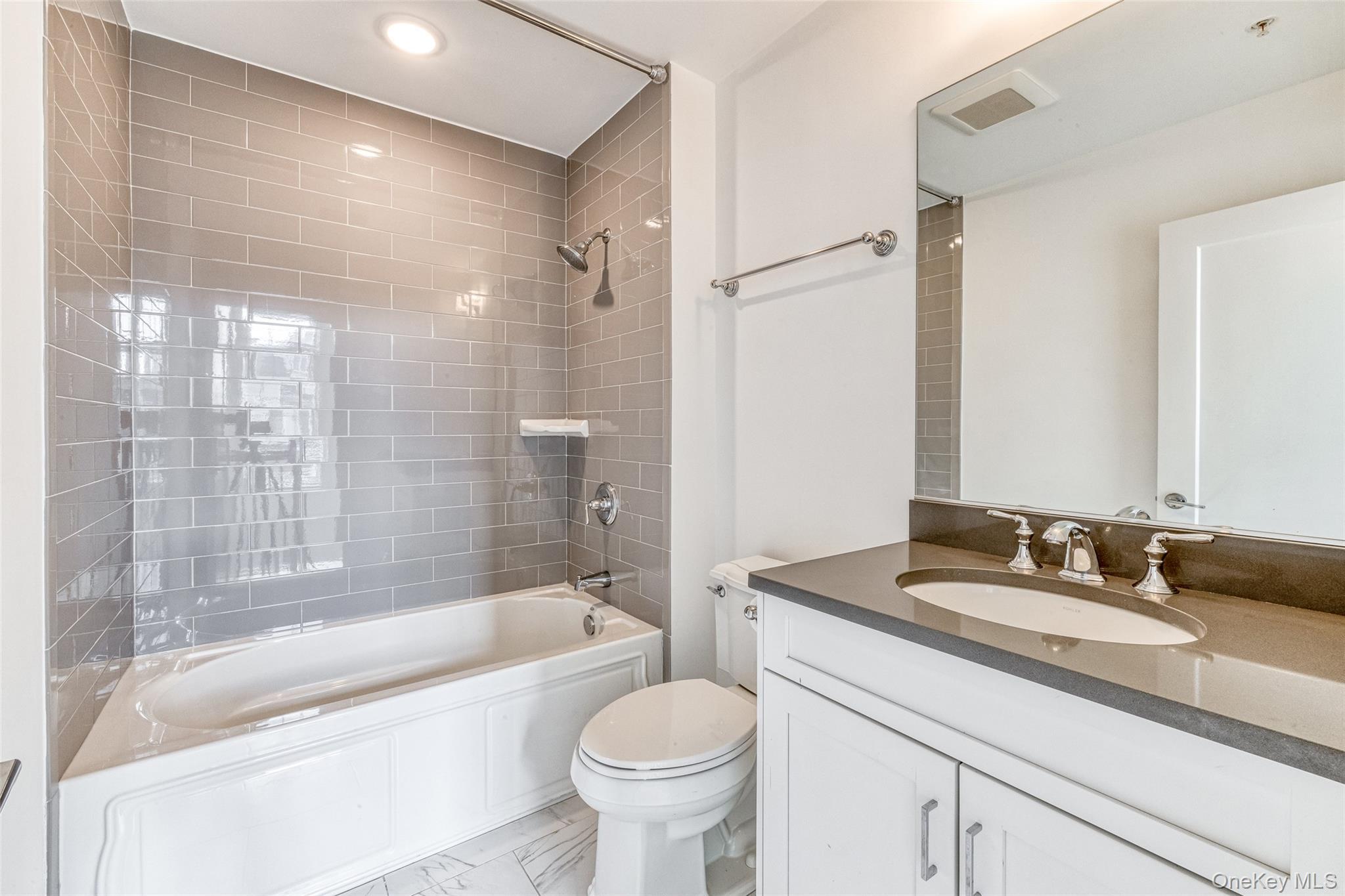 Condo Marina Pointe  Nassau County, NY 11518, MLS-946618-22