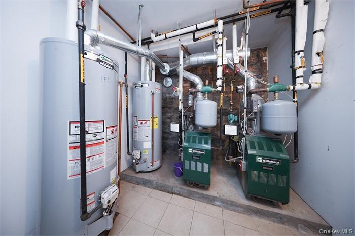 Single Family Wyona  Brooklyn, NY 11207, MLS-946646-21