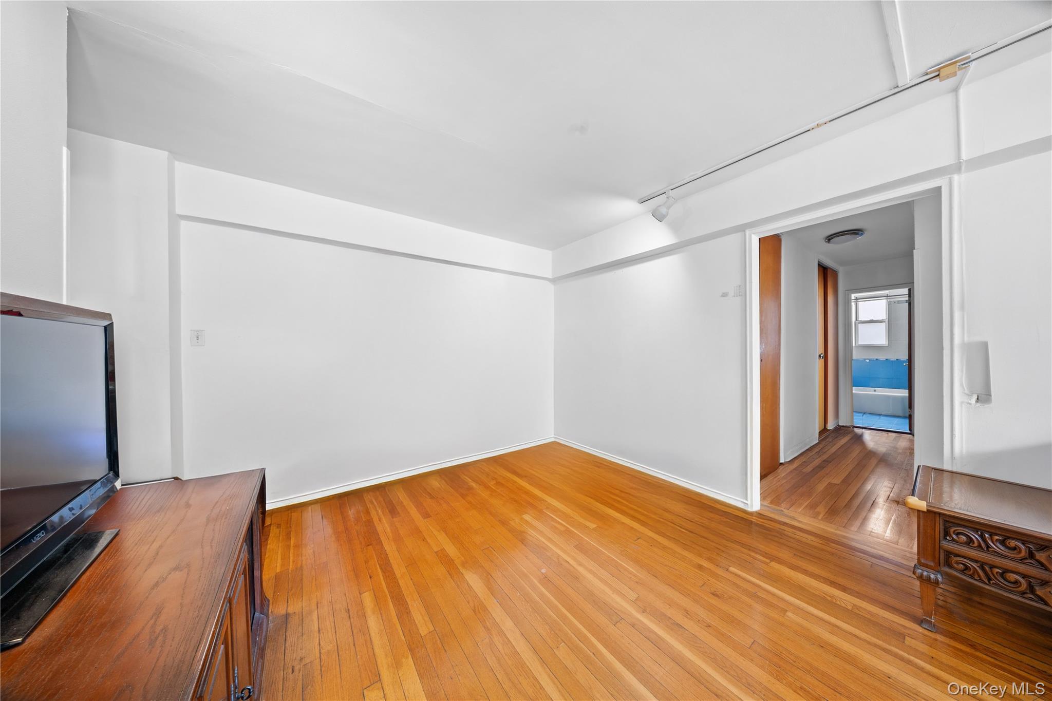 Coop 67th  Queens, NY 11375, MLS-946648-6