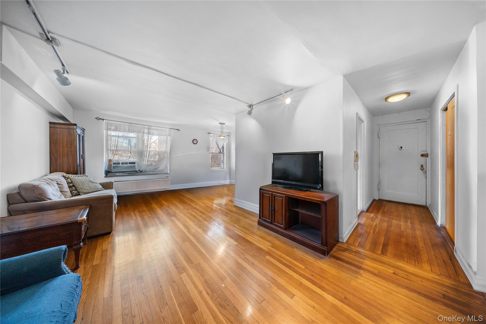 Coop 67th  Queens, NY 11375, MLS-946648-7