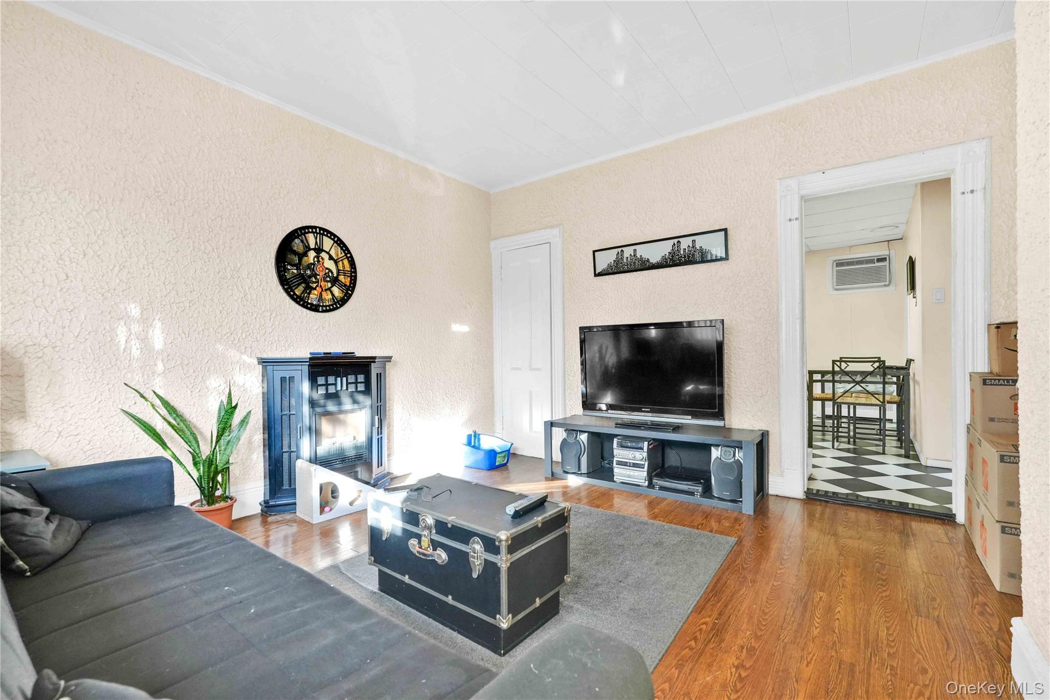 Single Family 90th Queens, NY 11416, MLS-946656-11