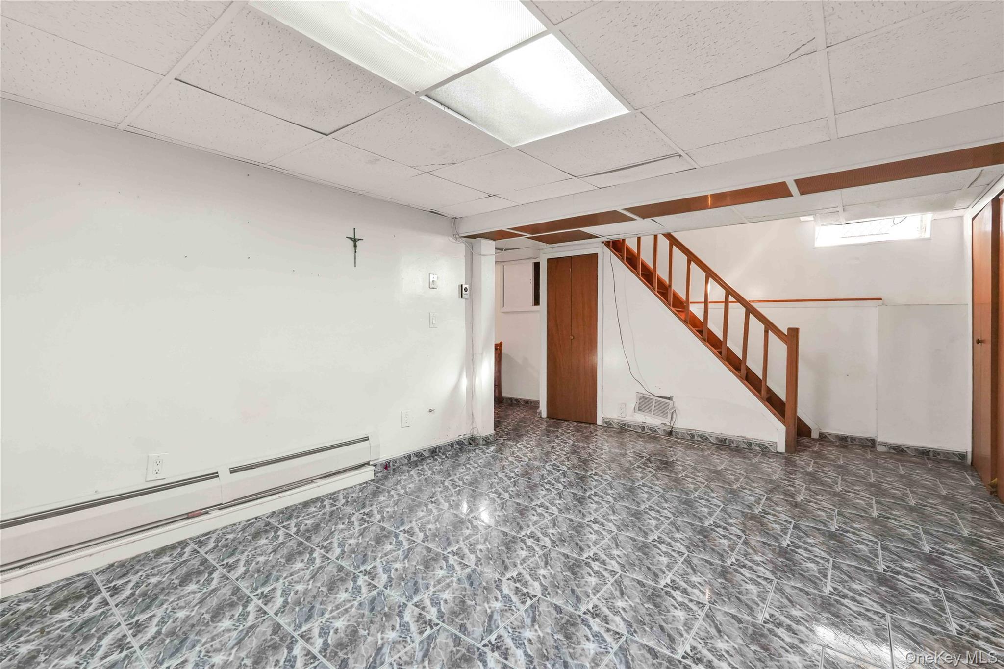 Single Family 90th Queens, NY 11416, MLS-946656-19