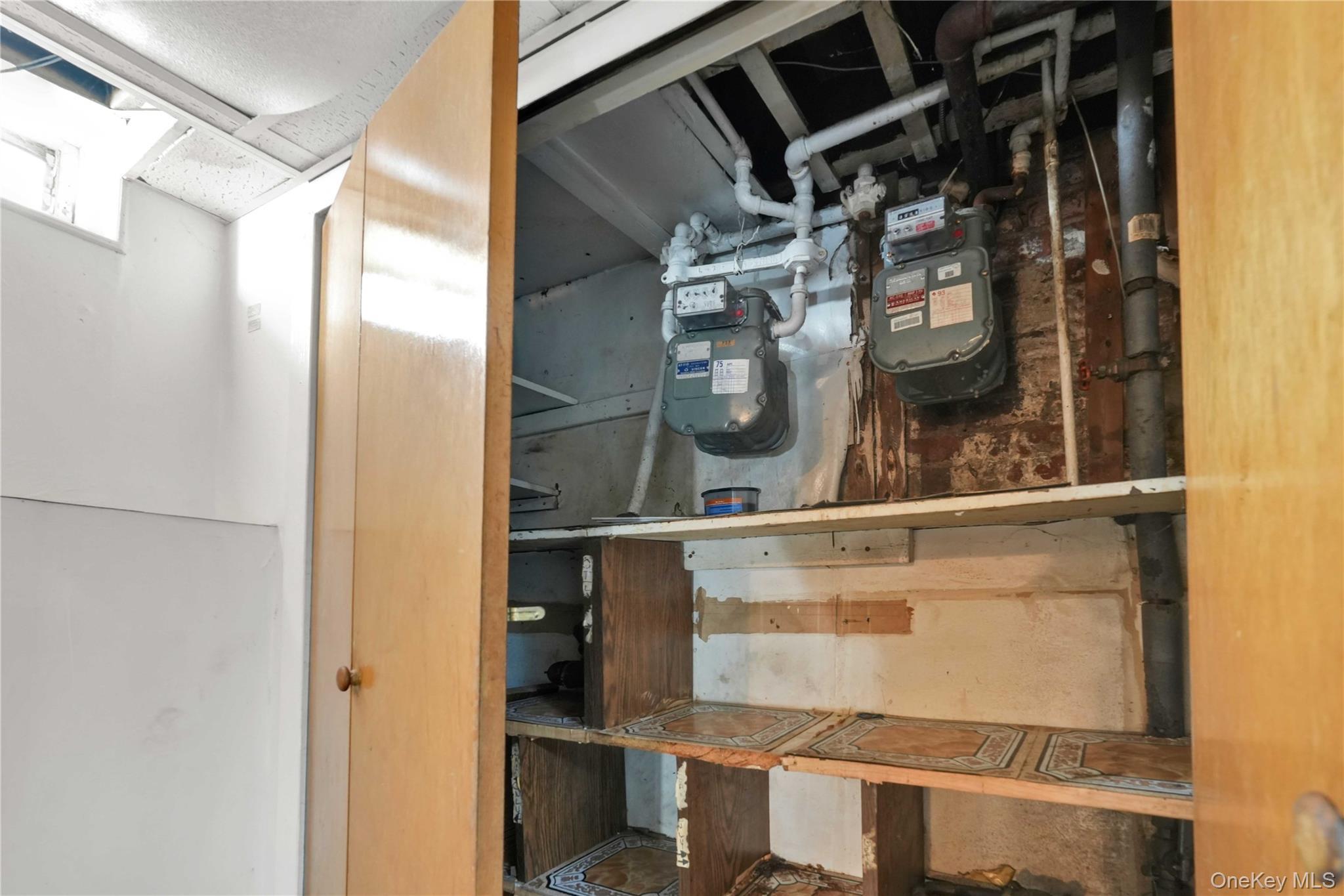 Single Family 90th Queens, NY 11416, MLS-946656-26