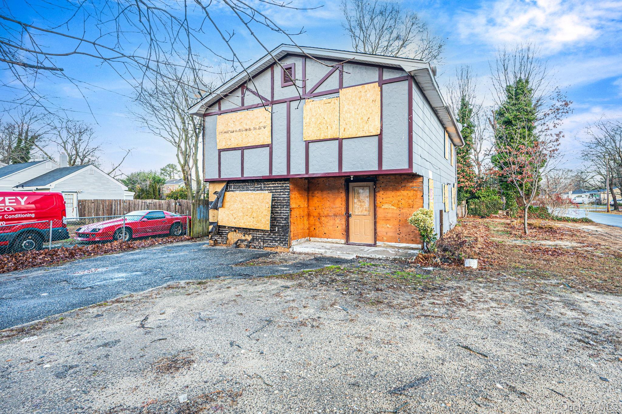 Single Family Hounslow  Suffolk County, NY 11967, MLS-946659-2