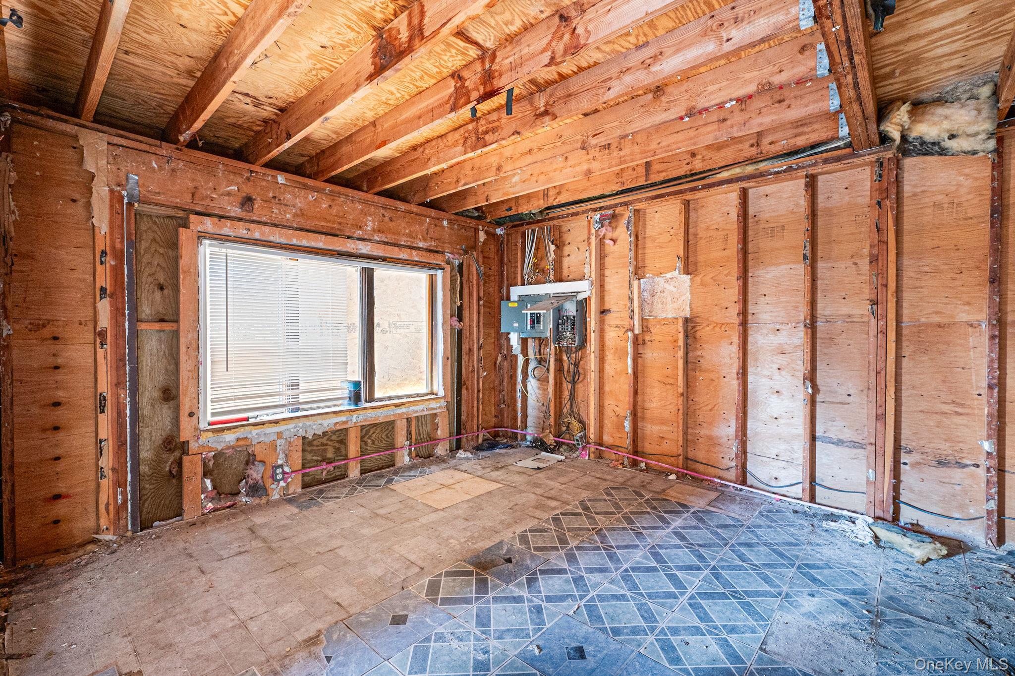 Single Family Hounslow  Suffolk County, NY 11967, MLS-946659-4