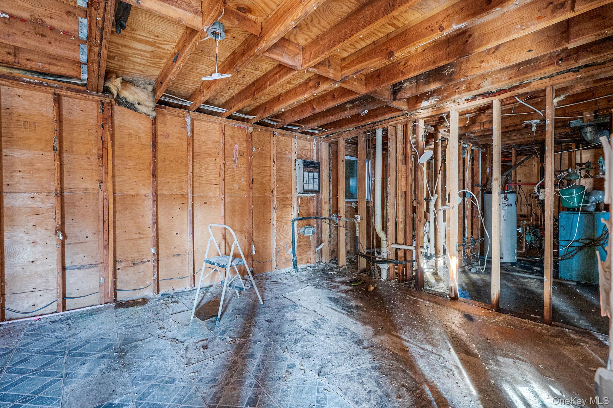 Single Family Hounslow  Suffolk County, NY 11967, MLS-946659-5