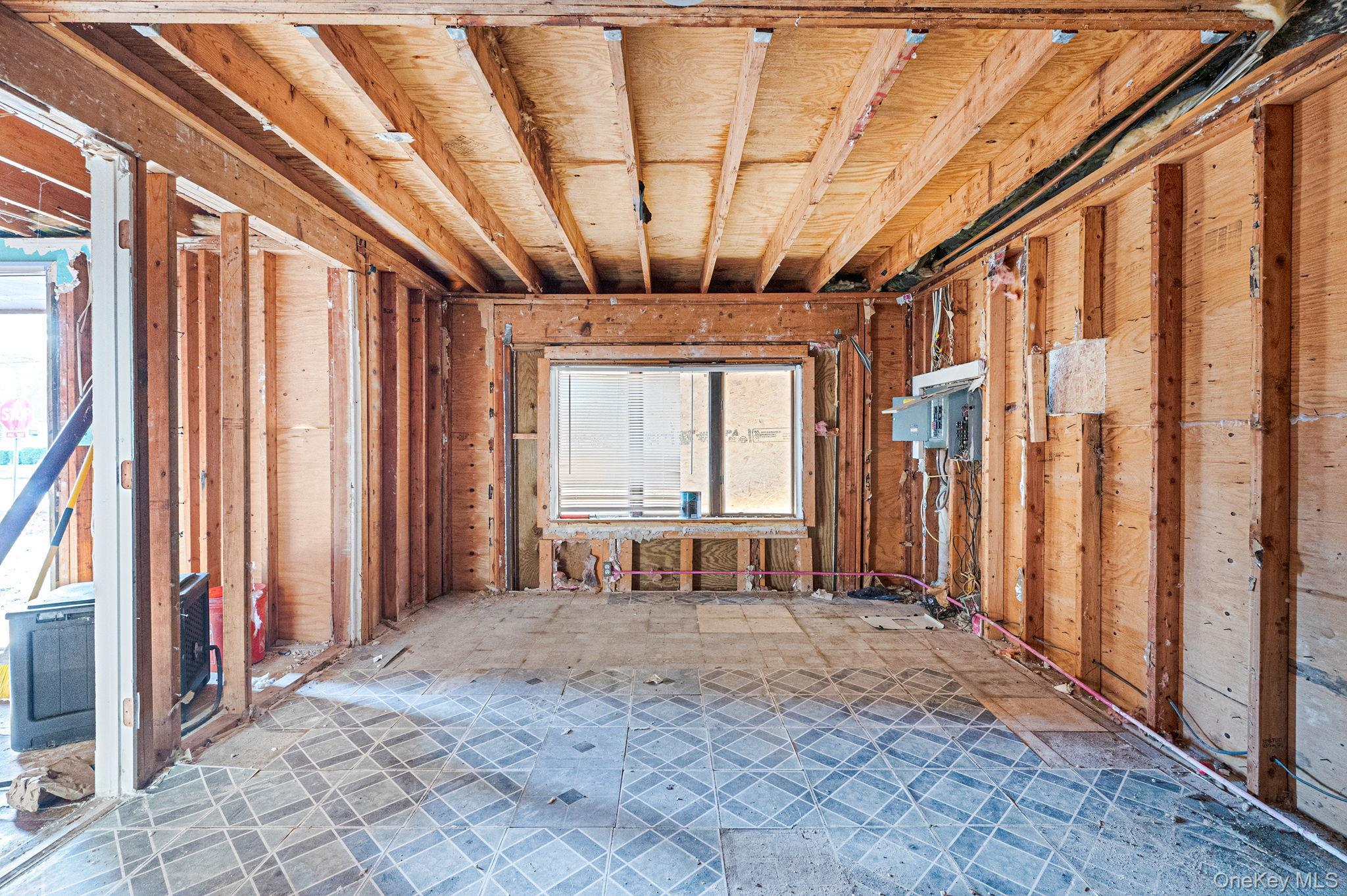 Single Family Hounslow  Suffolk County, NY 11967, MLS-946659-6