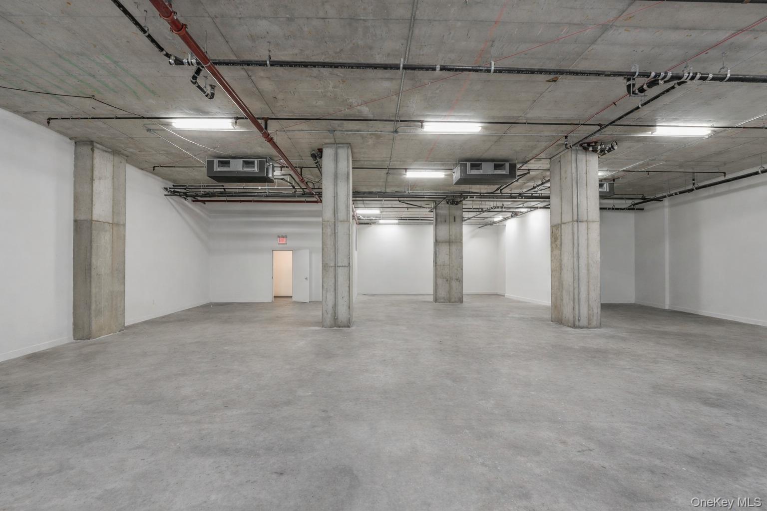 Commercial Lease Justice  Queens, NY 11373, MLS-946692-4