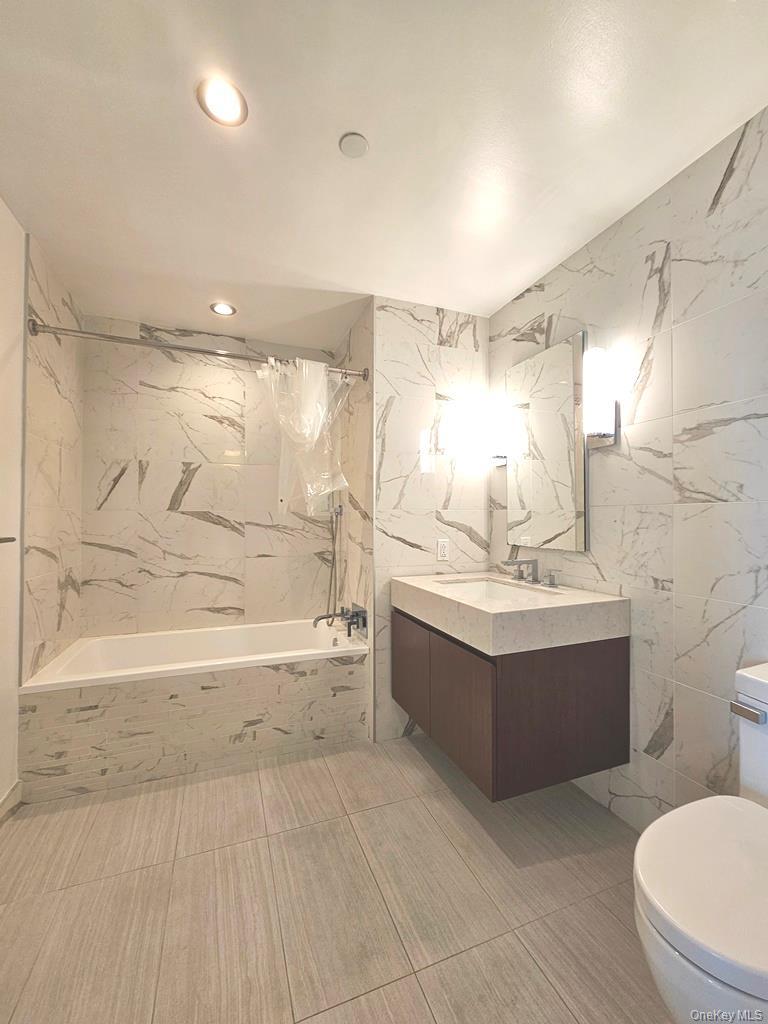 Condo 39th  Queens, NY 11354, MLS-946814-7