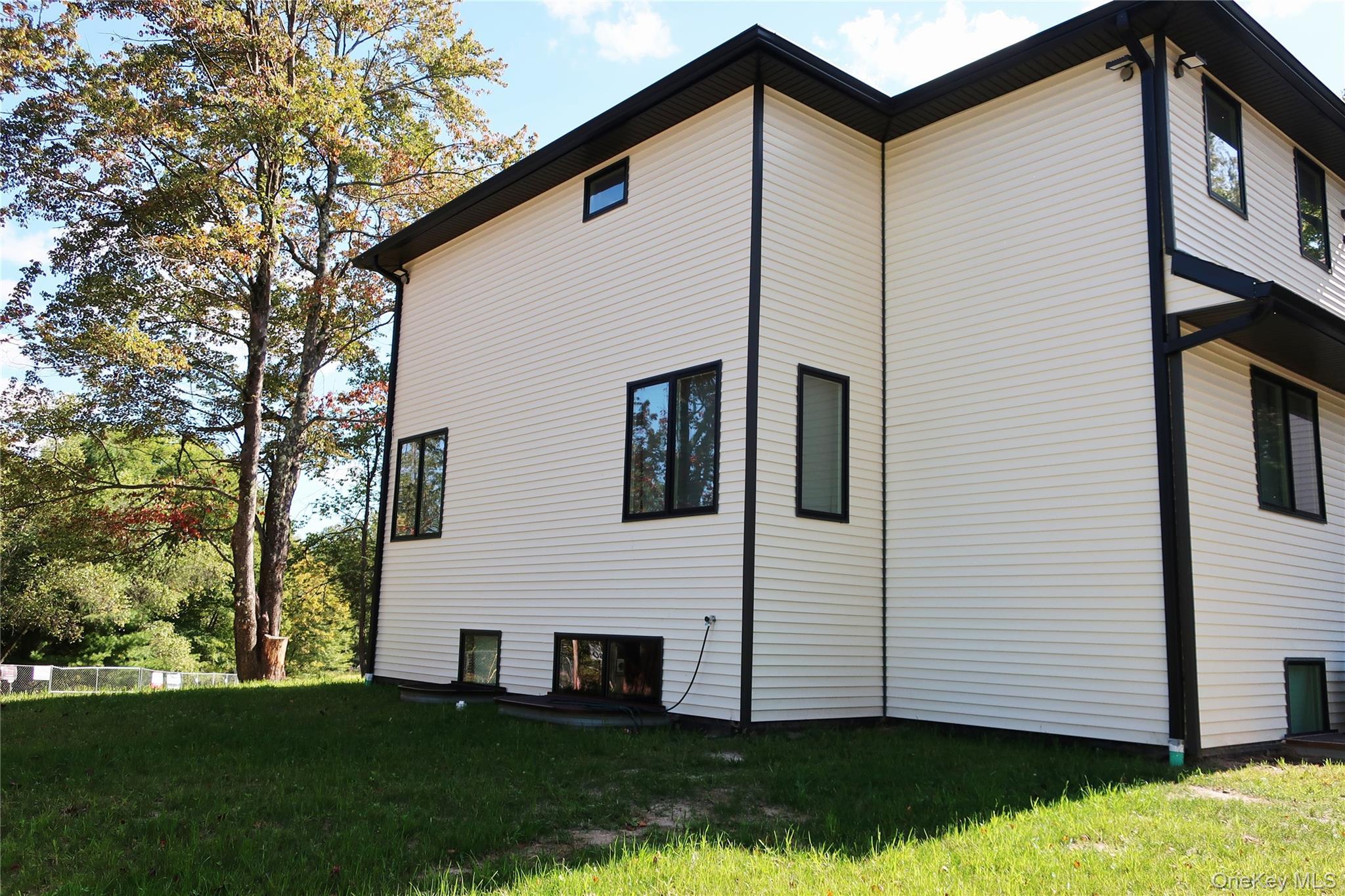 Single Family Woodcliff  Sullivan County, NY 12701, MLS-946832-2