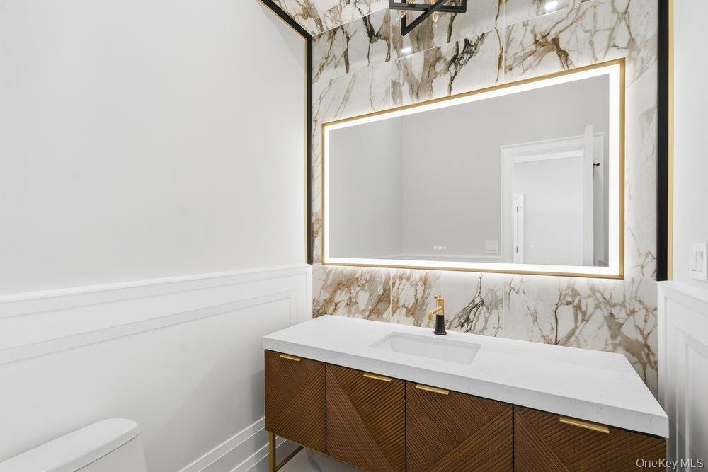 Single Family 81st  Queens, NY 11004, MLS-946871-16