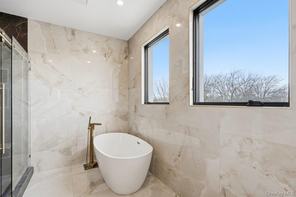 Single Family 81st  Queens, NY 11004, MLS-946871-20