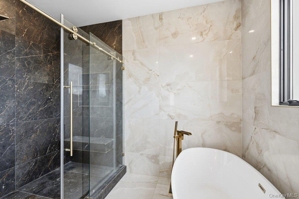 Single Family 81st  Queens, NY 11004, MLS-946871-21