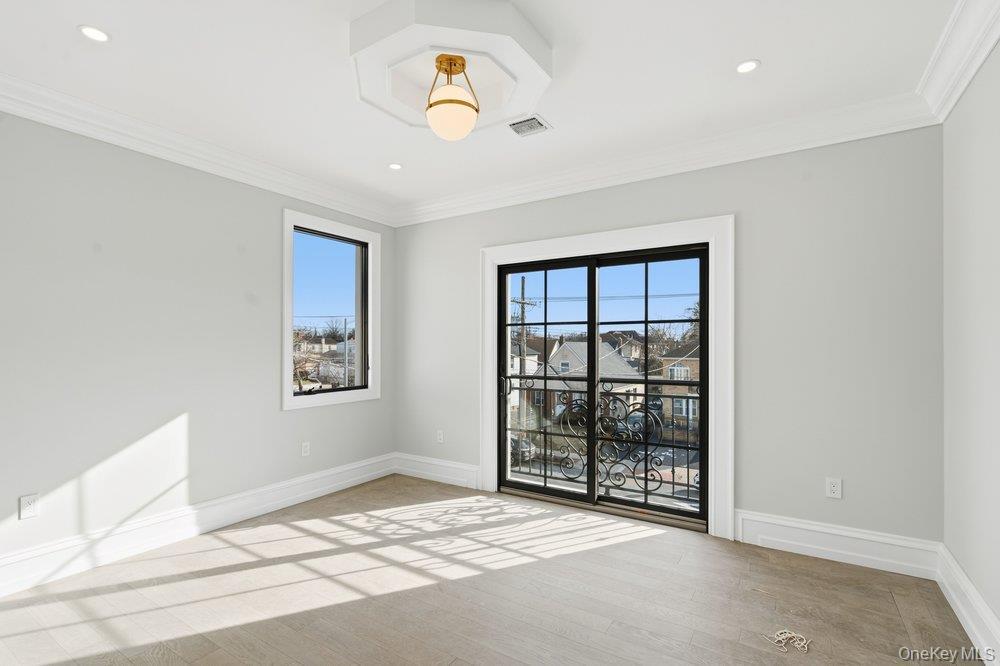 Single Family 81st  Queens, NY 11004, MLS-946871-23