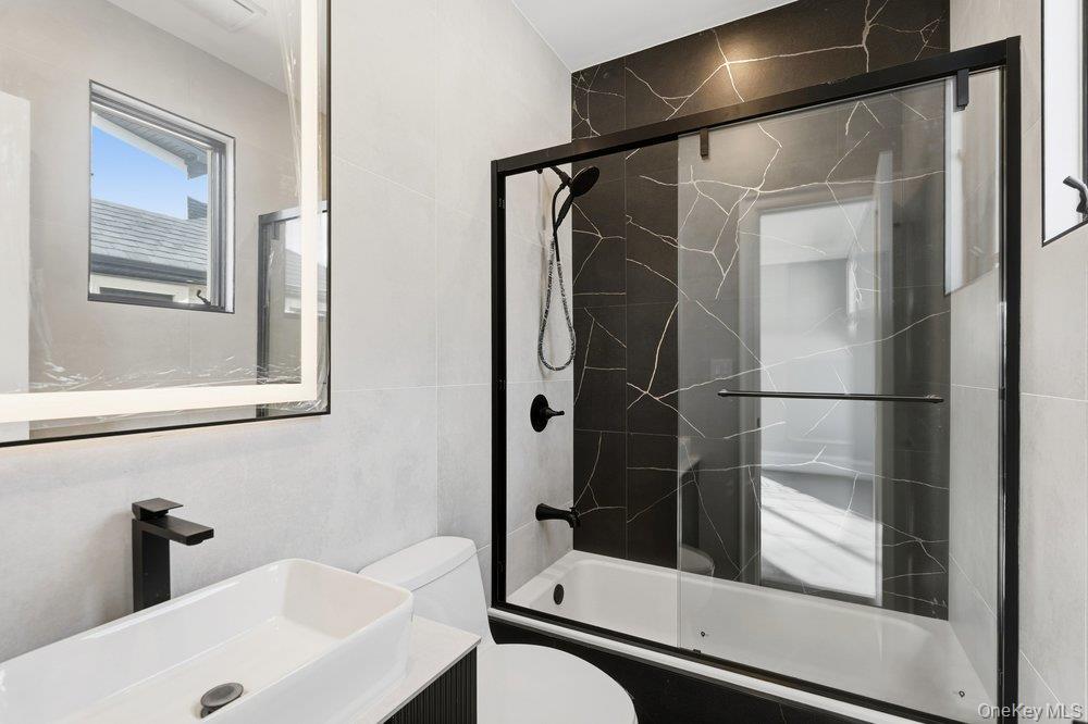 Single Family 81st  Queens, NY 11004, MLS-946871-24