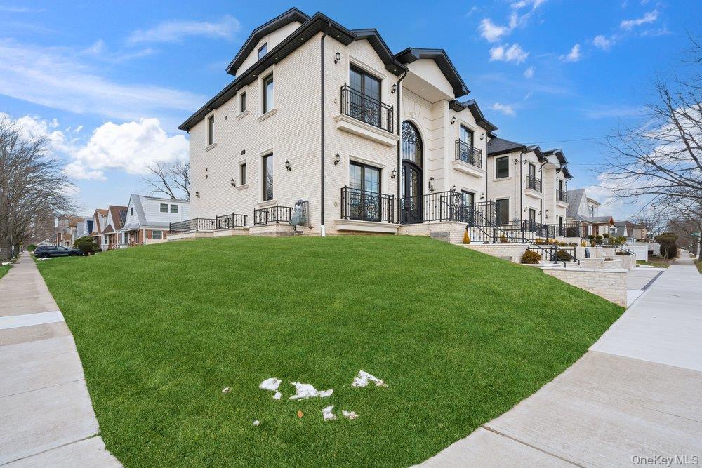 Single Family 81st  Queens, NY 11004, MLS-946871-26