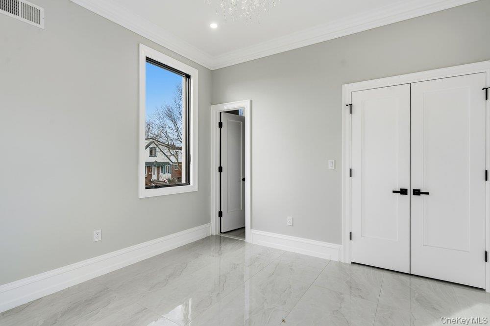 Single Family 81st  Queens, NY 11004, MLS-946871-7