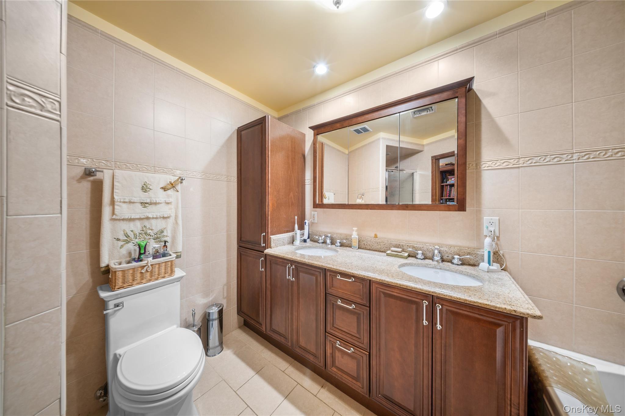 Single Family 63rd Queens, NY 11378, MLS-946891-9