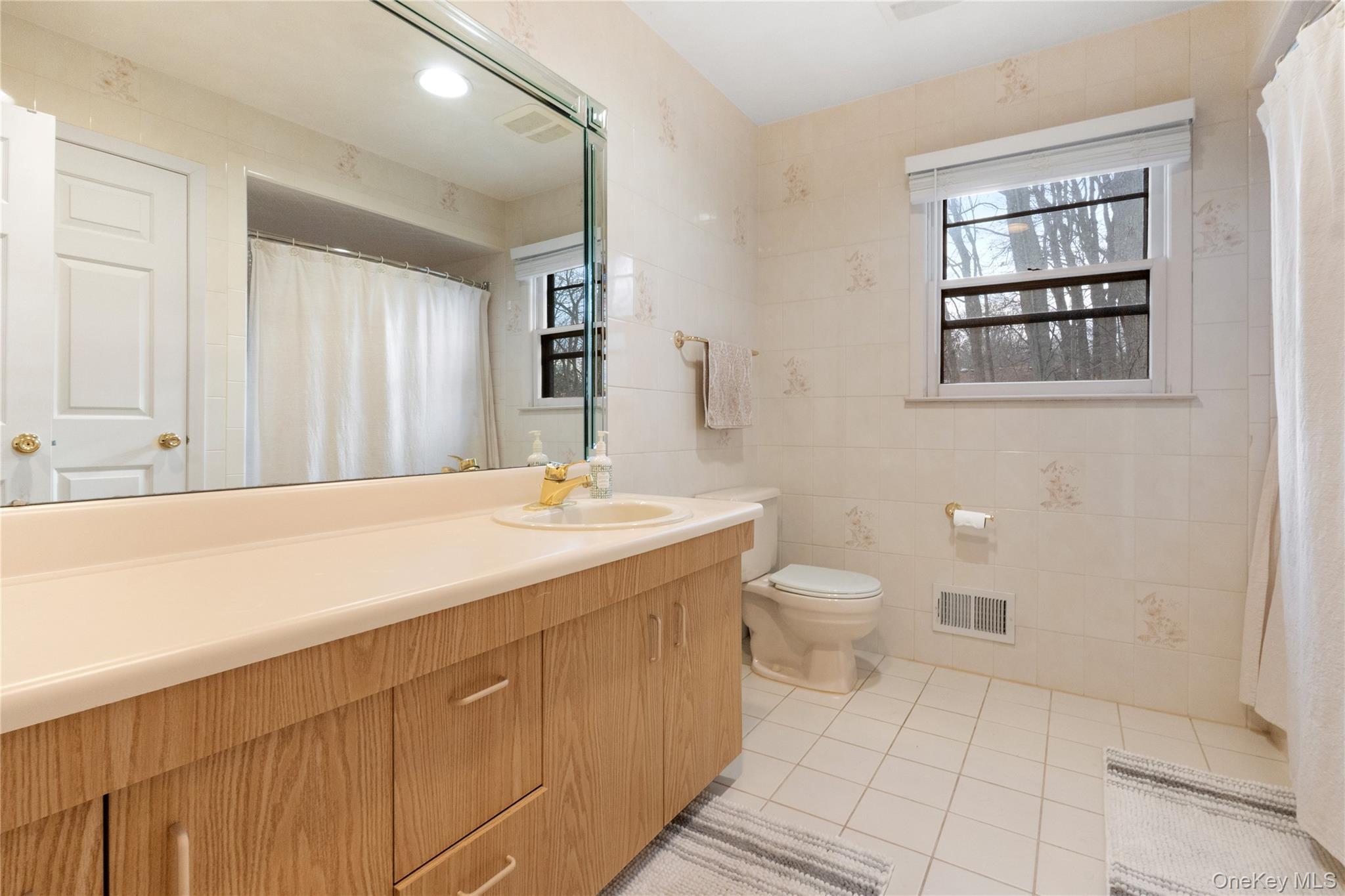 Single Family Cherokee Rd Out Of Area, NY 08816, MLS-946908-17