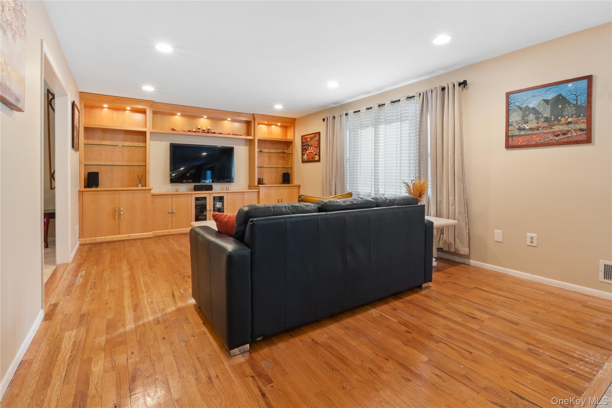 Single Family Cherokee Rd Out Of Area, NY 08816, MLS-946908-4