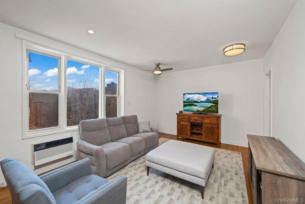 Coop Shore  Brooklyn, NY 11209, MLS-946943-2