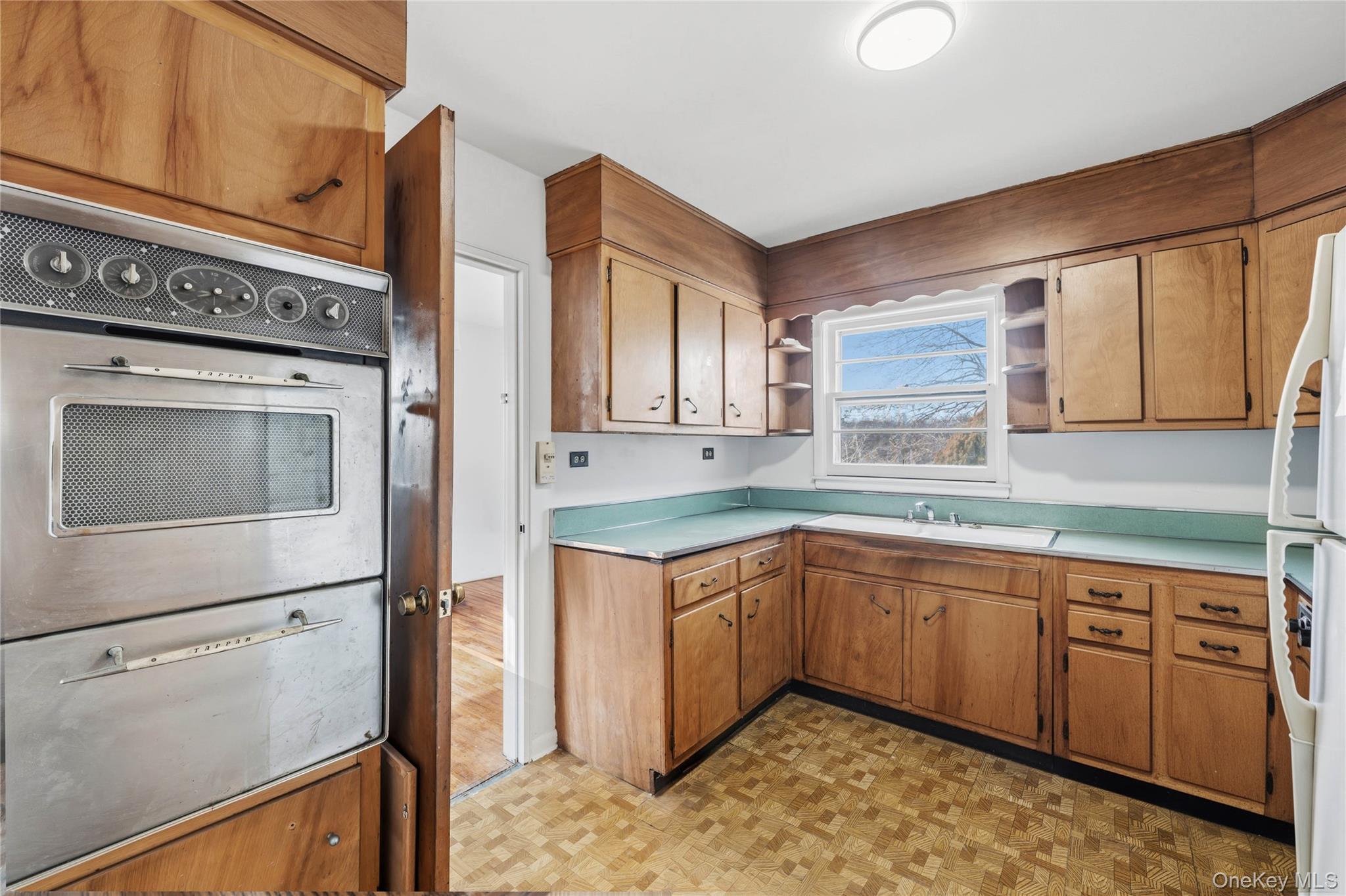 Single Family Spencer  Bronx, NY 10471, MLS-947026-7