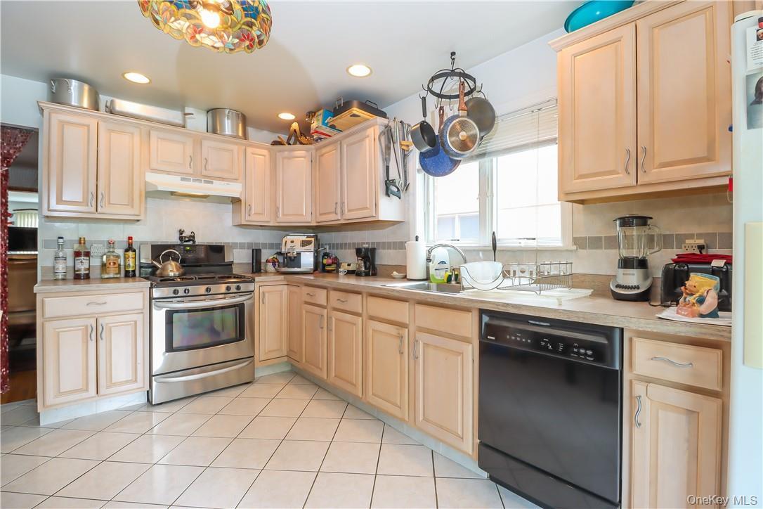Single Family Midland Avenue  Westchester County, NY 10708, MLS-947077-6