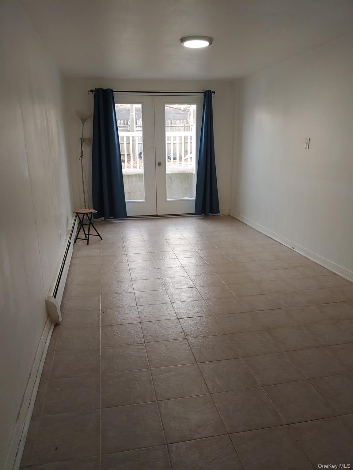 Apartment Pontiac  Queens, NY 11427, MLS-947079-2