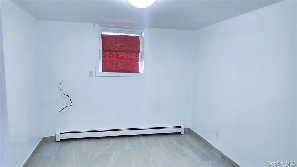 Apartment Brookville  Queens, NY 11422, MLS-947080-10