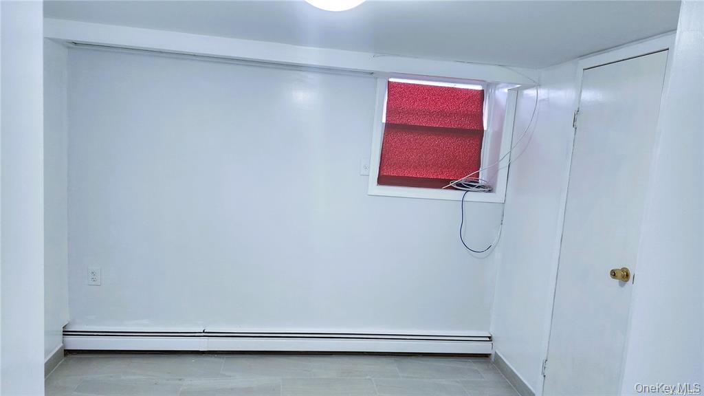 Apartment Brookville  Queens, NY 11422, MLS-947080-11