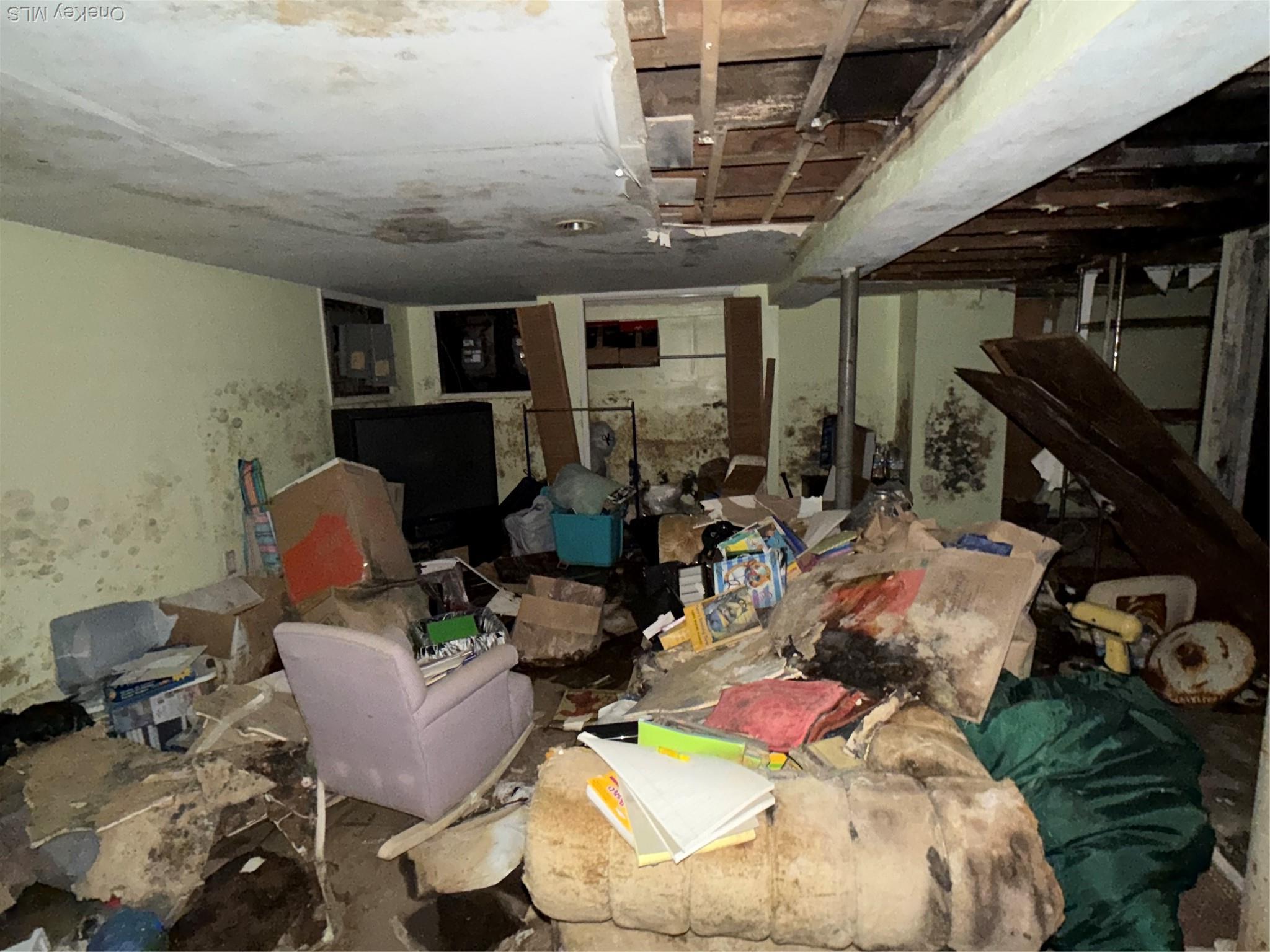 Single Family 219th Queens, NY 11413, MLS-947236-25