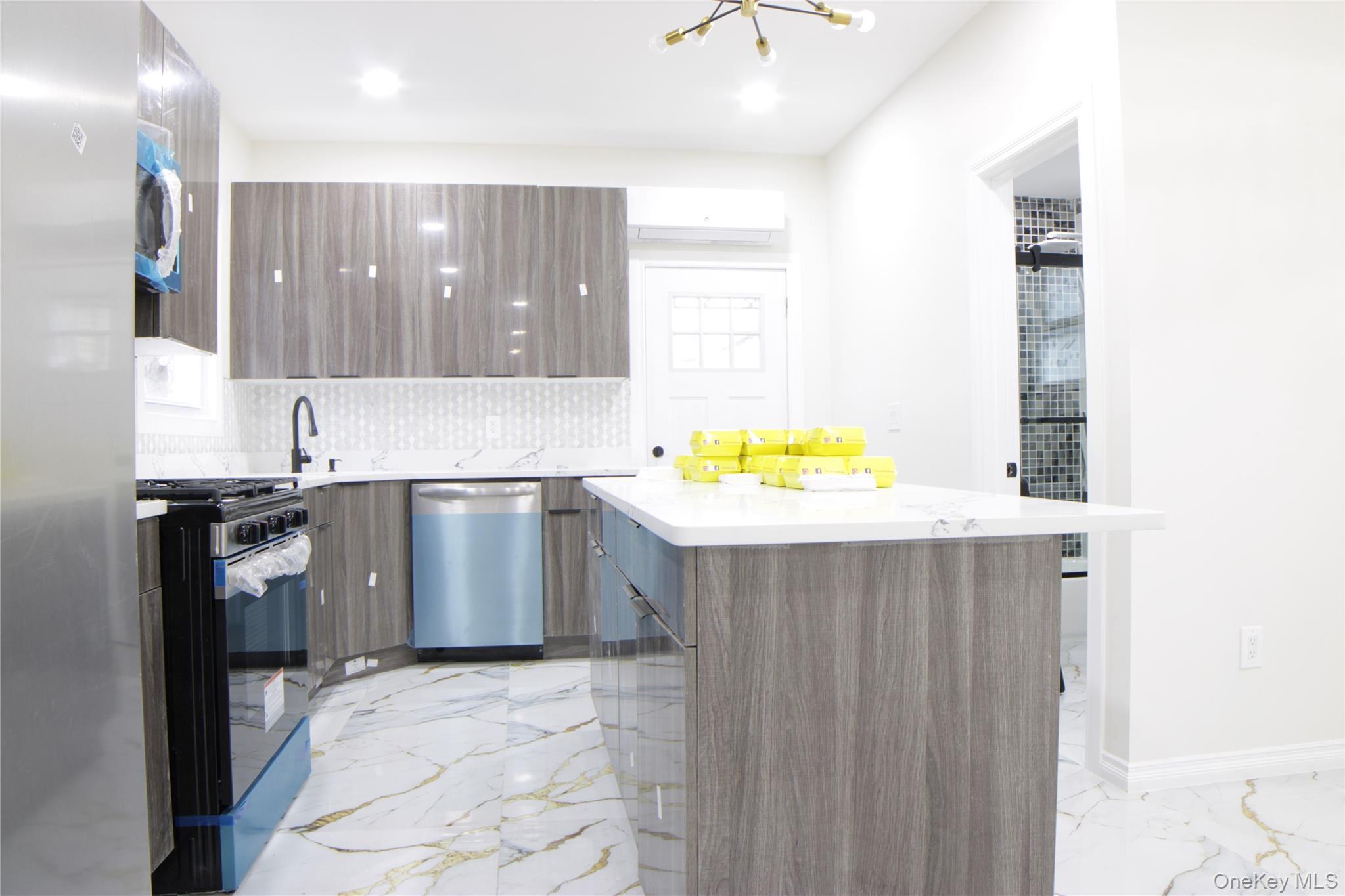 Single Family 94th  Queens, NY 11428, MLS-947283-6