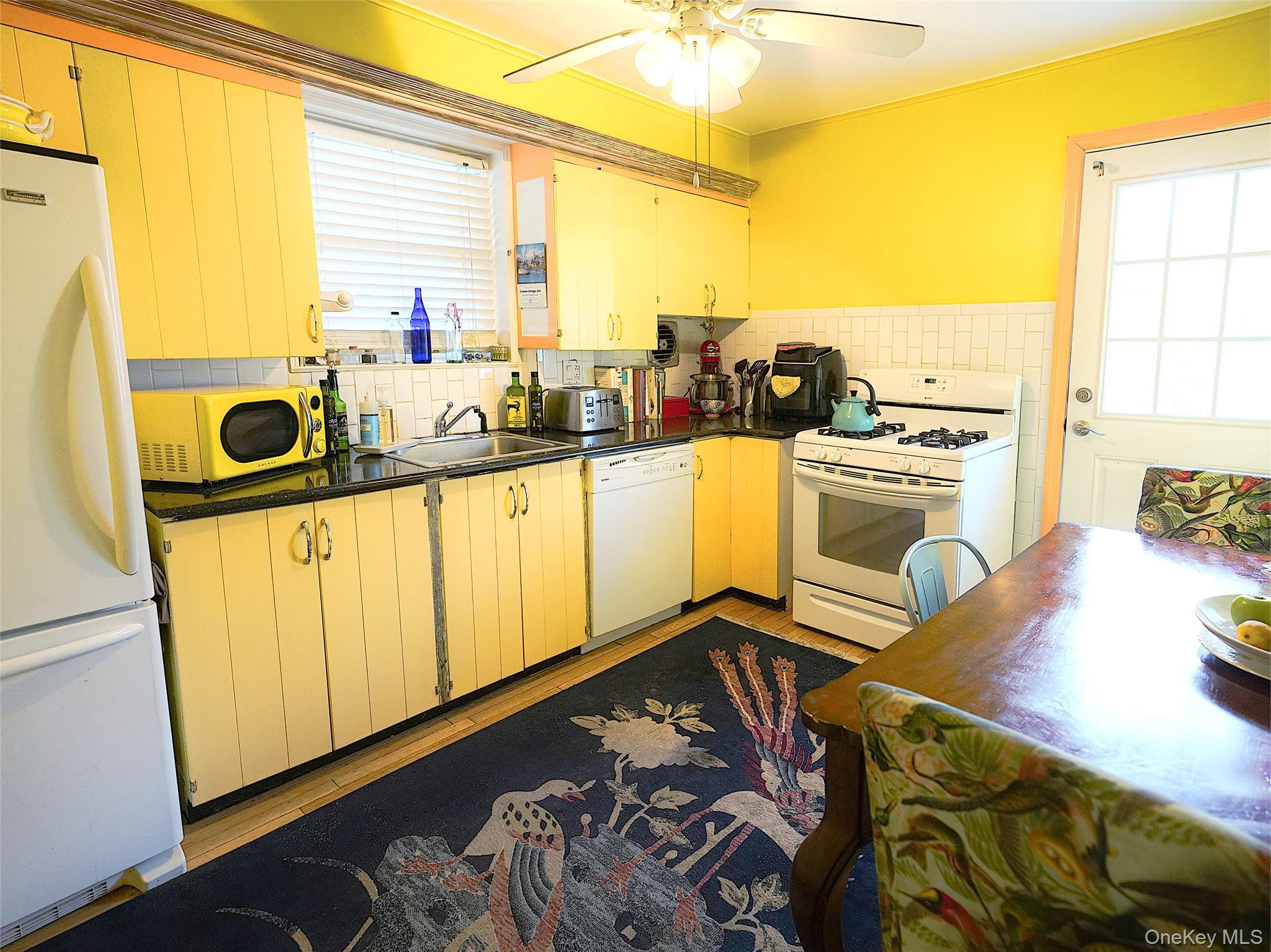 Single Family Centre  Bronx, NY 10464, MLS-947295-22
