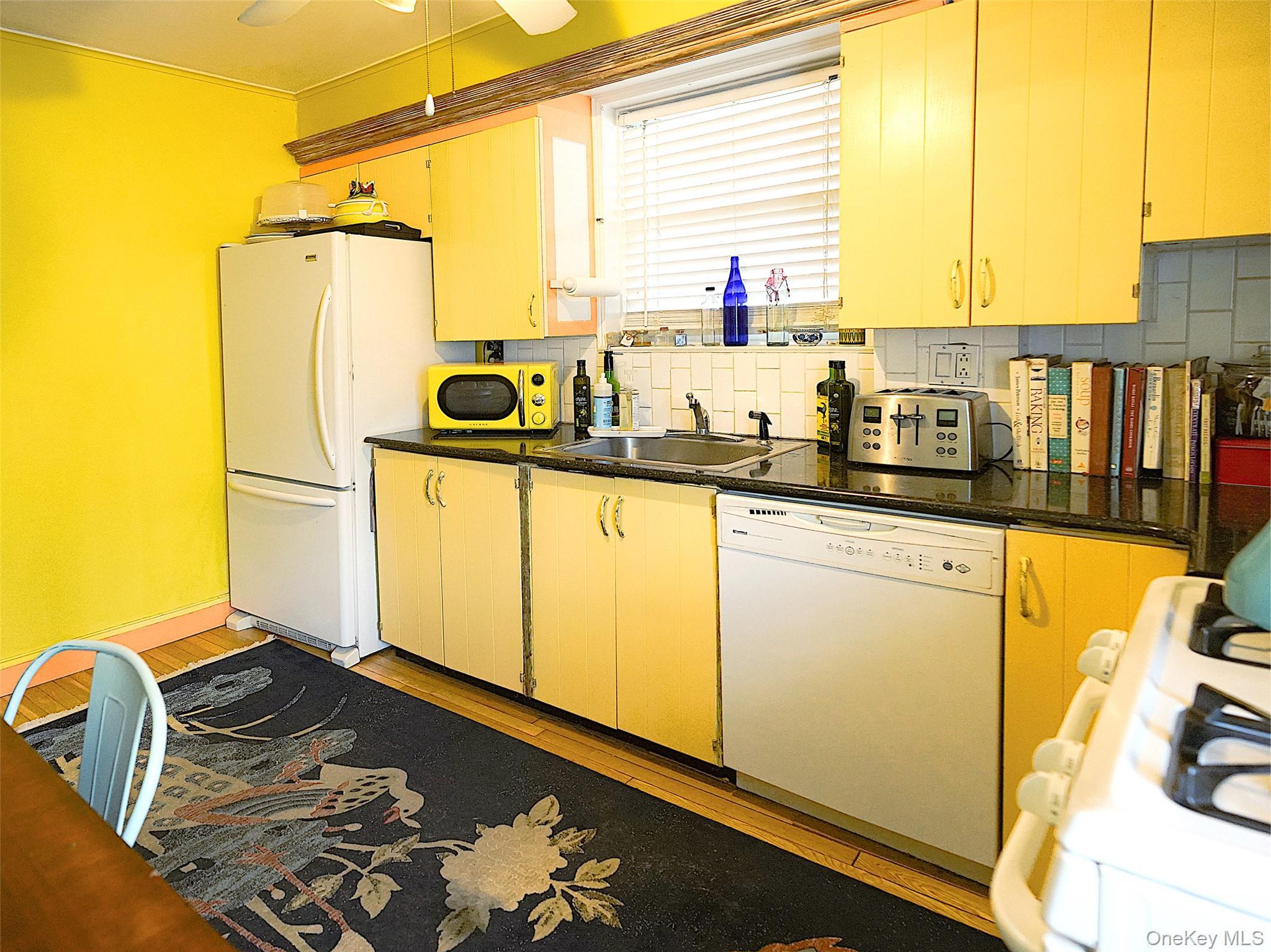 Single Family Centre  Bronx, NY 10464, MLS-947295-23