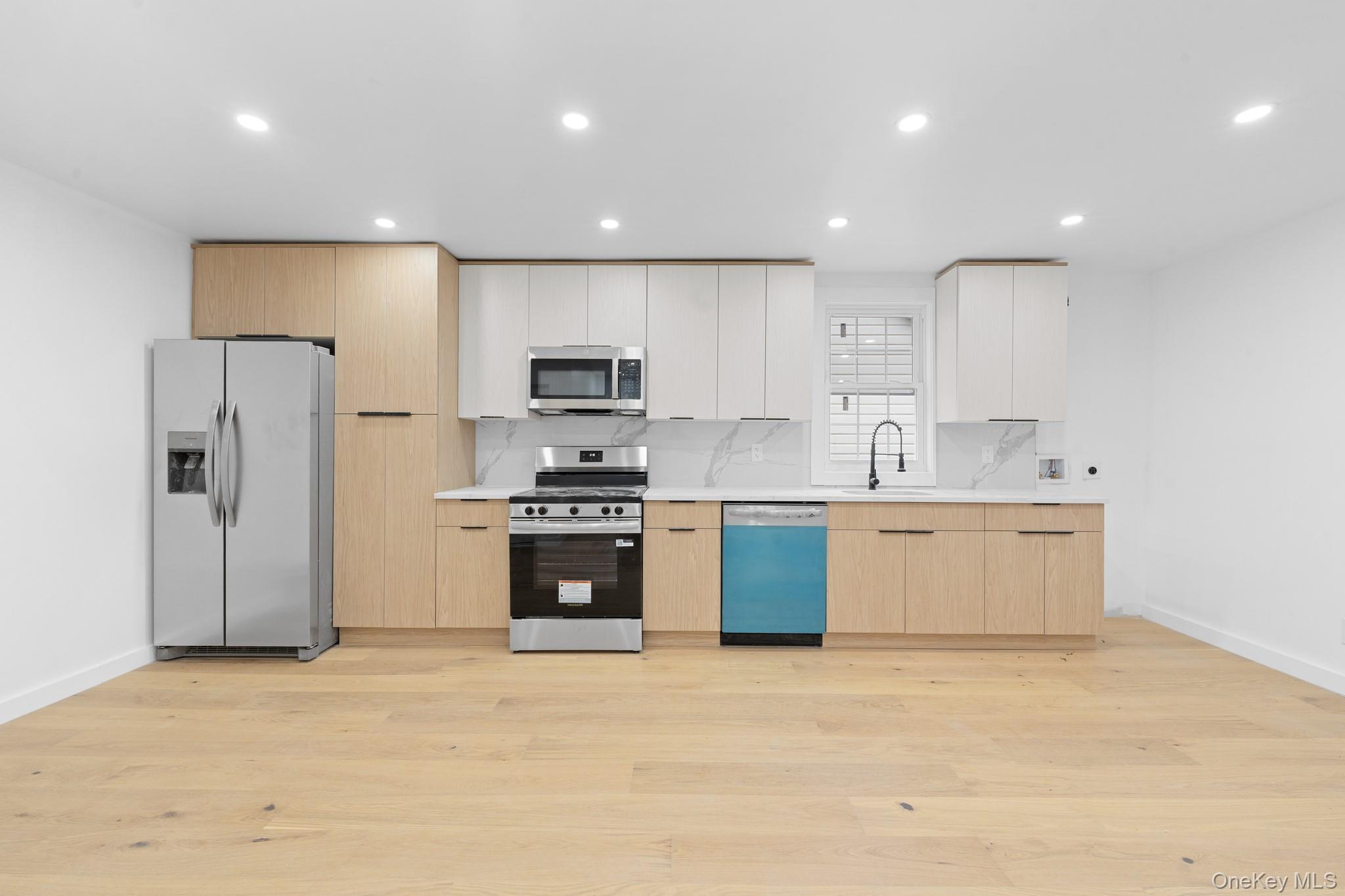 Single Family Murdock  Queens, NY 11412, MLS-947302-8