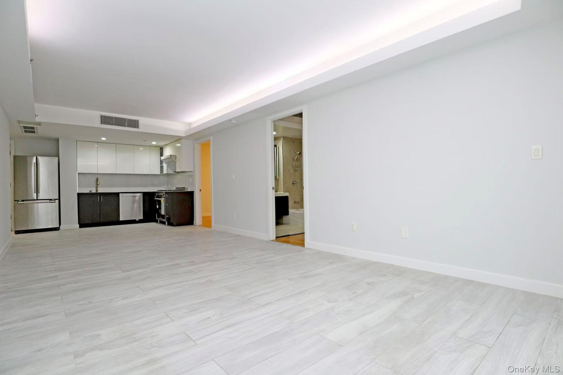 Condo Union  Queens, NY 11366, MLS-947410-8