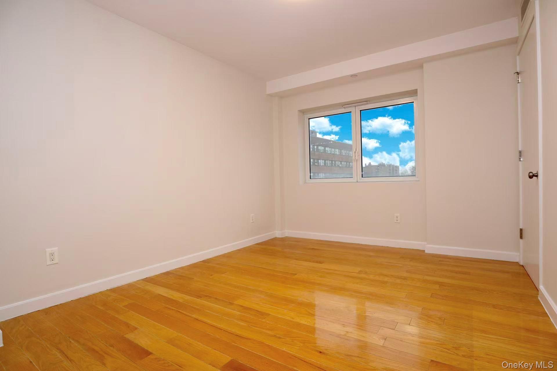 Condo Union  Queens, NY 11366, MLS-947416-11