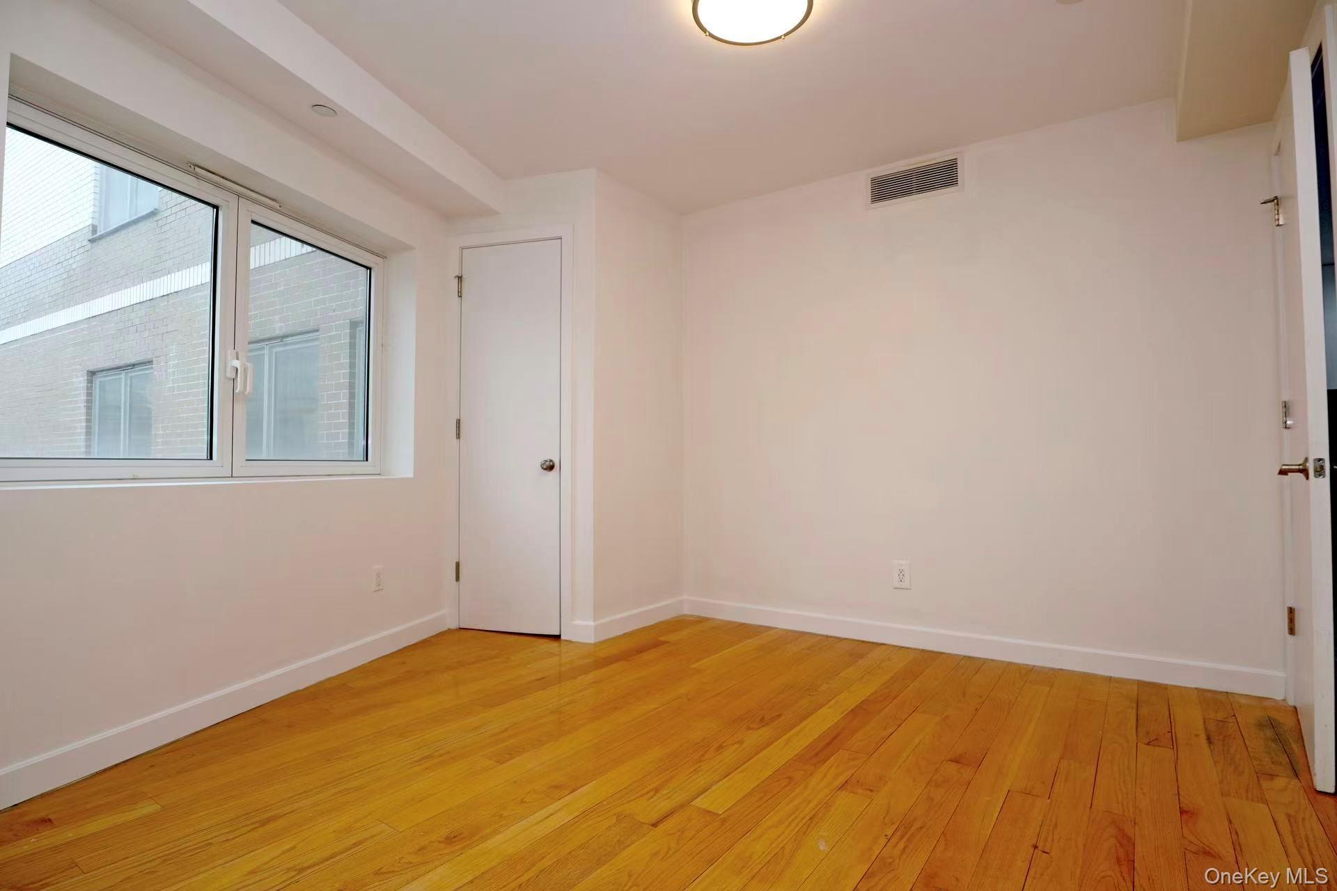 Condo Union  Queens, NY 11366, MLS-947416-14