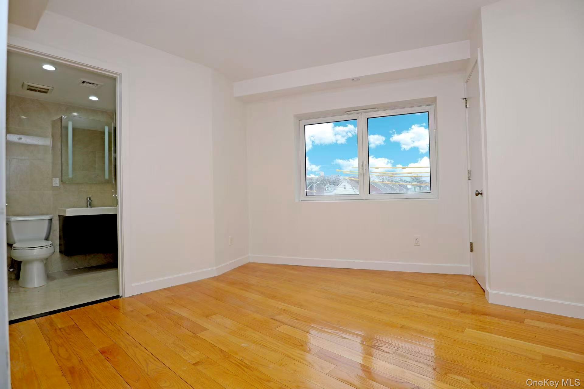 Condo Union  Queens, NY 11366, MLS-947416-9