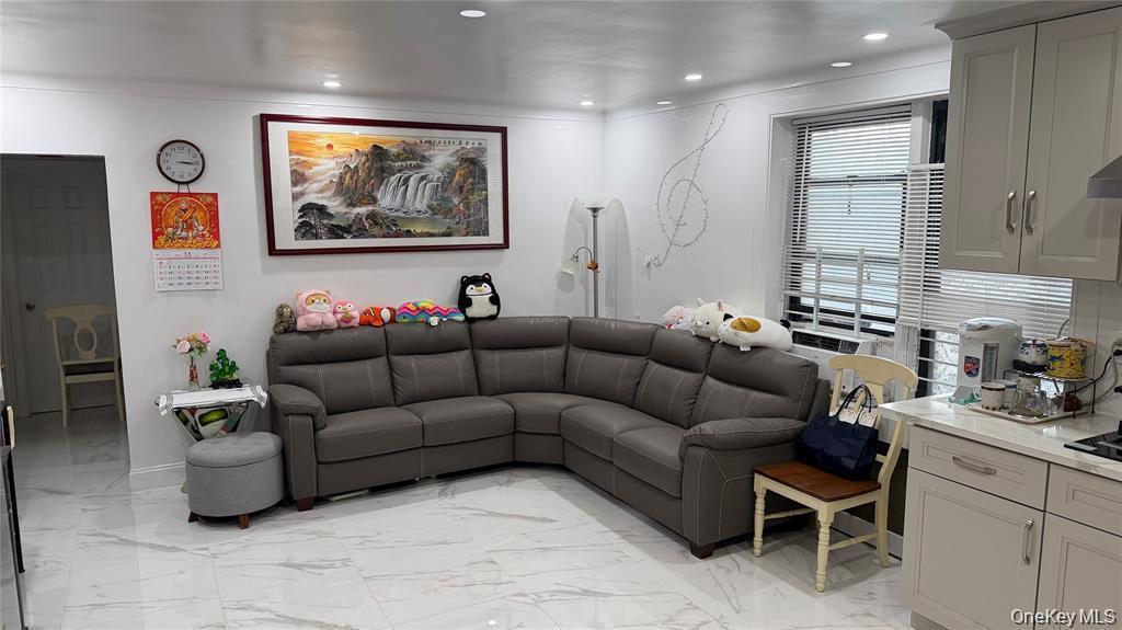 Coop Sanford  Queens, NY 11355, MLS-947452-2