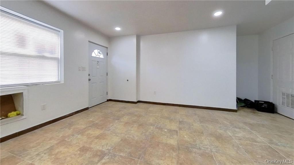 Single Family Brookhaven Queens, NY 11691, MLS-947511-10