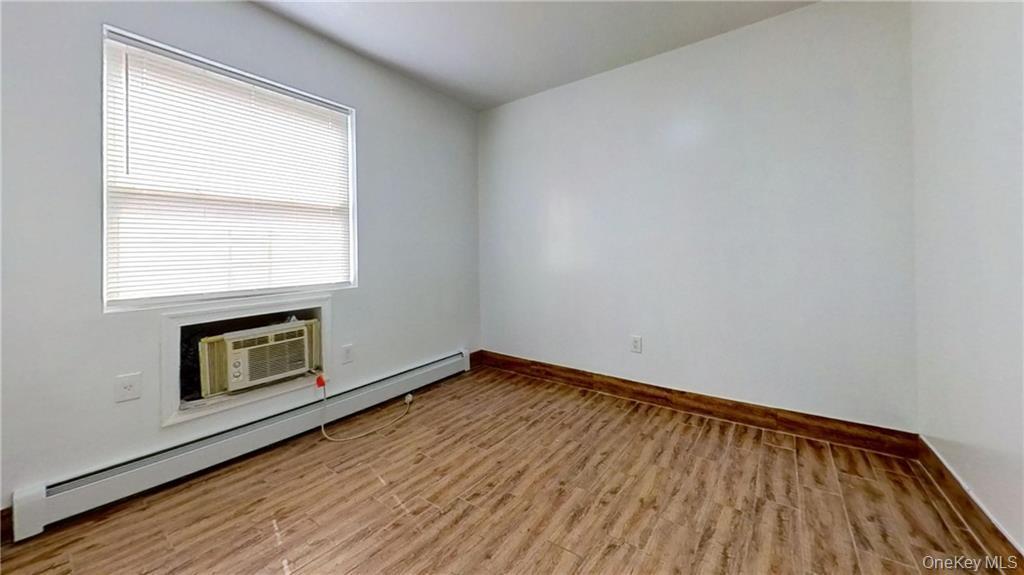 Single Family Brookhaven Queens, NY 11691, MLS-947511-8