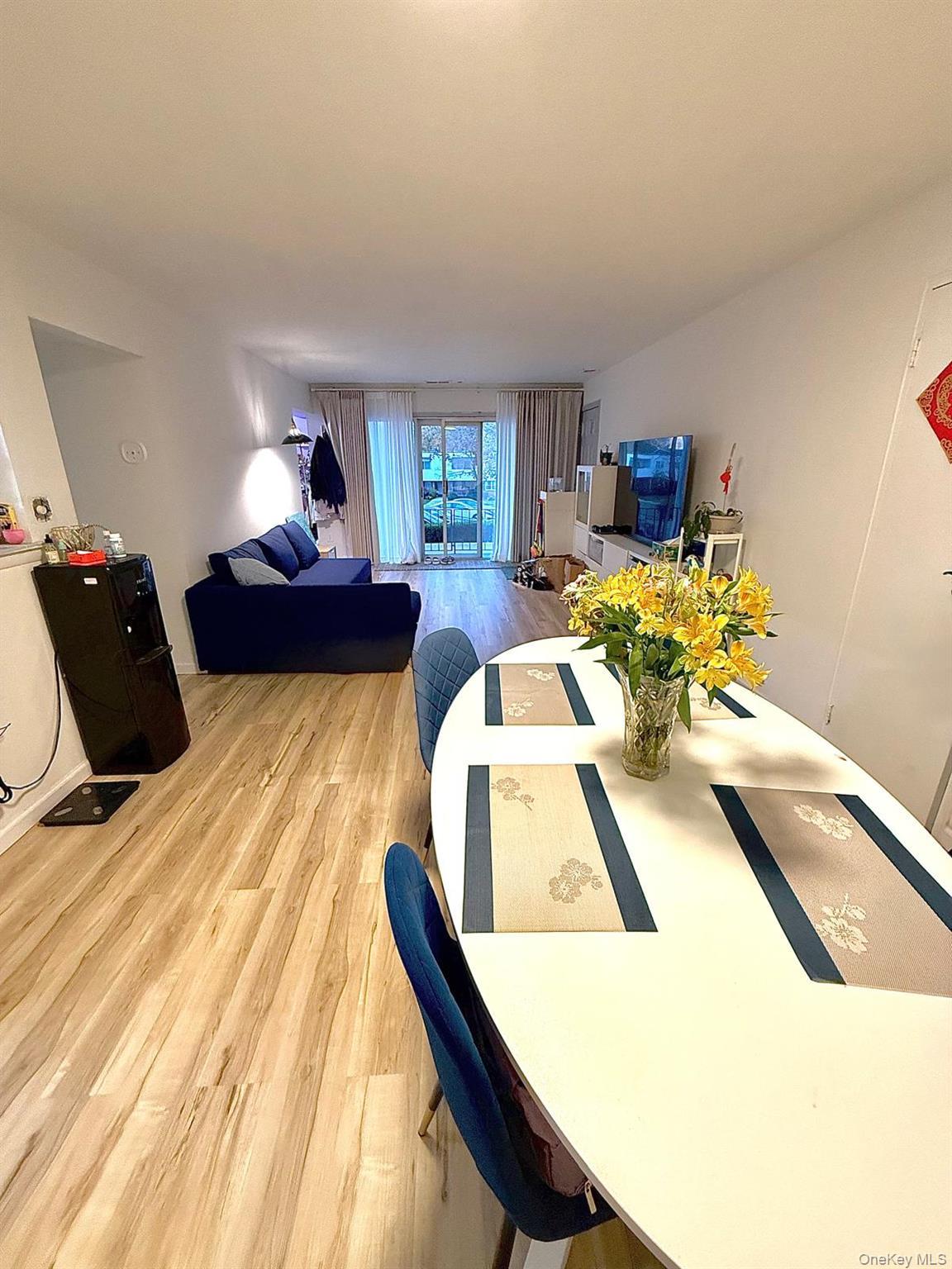 Condo Santa Barbara  Nassau County, NY 11803, MLS-947537-11