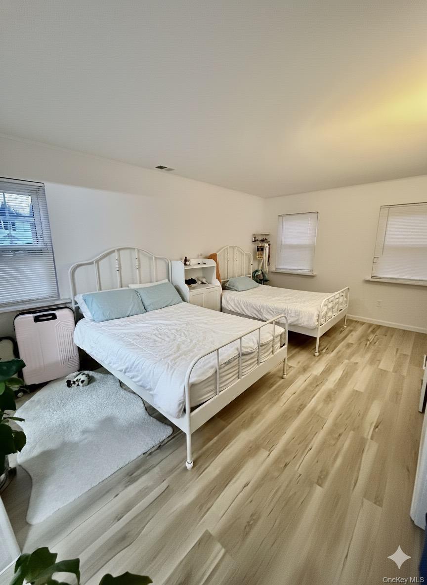 Condo Santa Barbara  Nassau County, NY 11803, MLS-947537-5