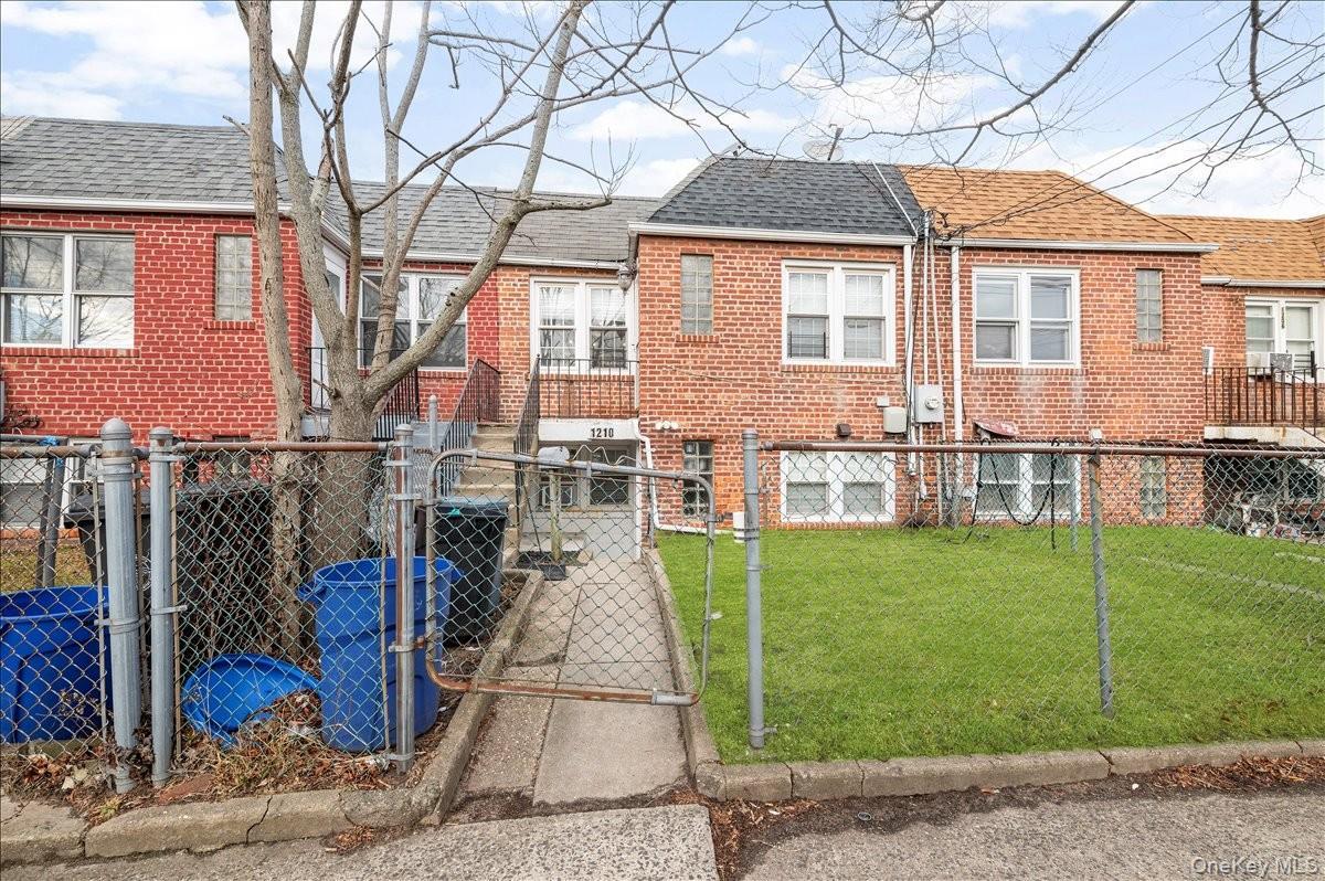 Single Family Plainview Queens, NY 11691, MLS-947566-2