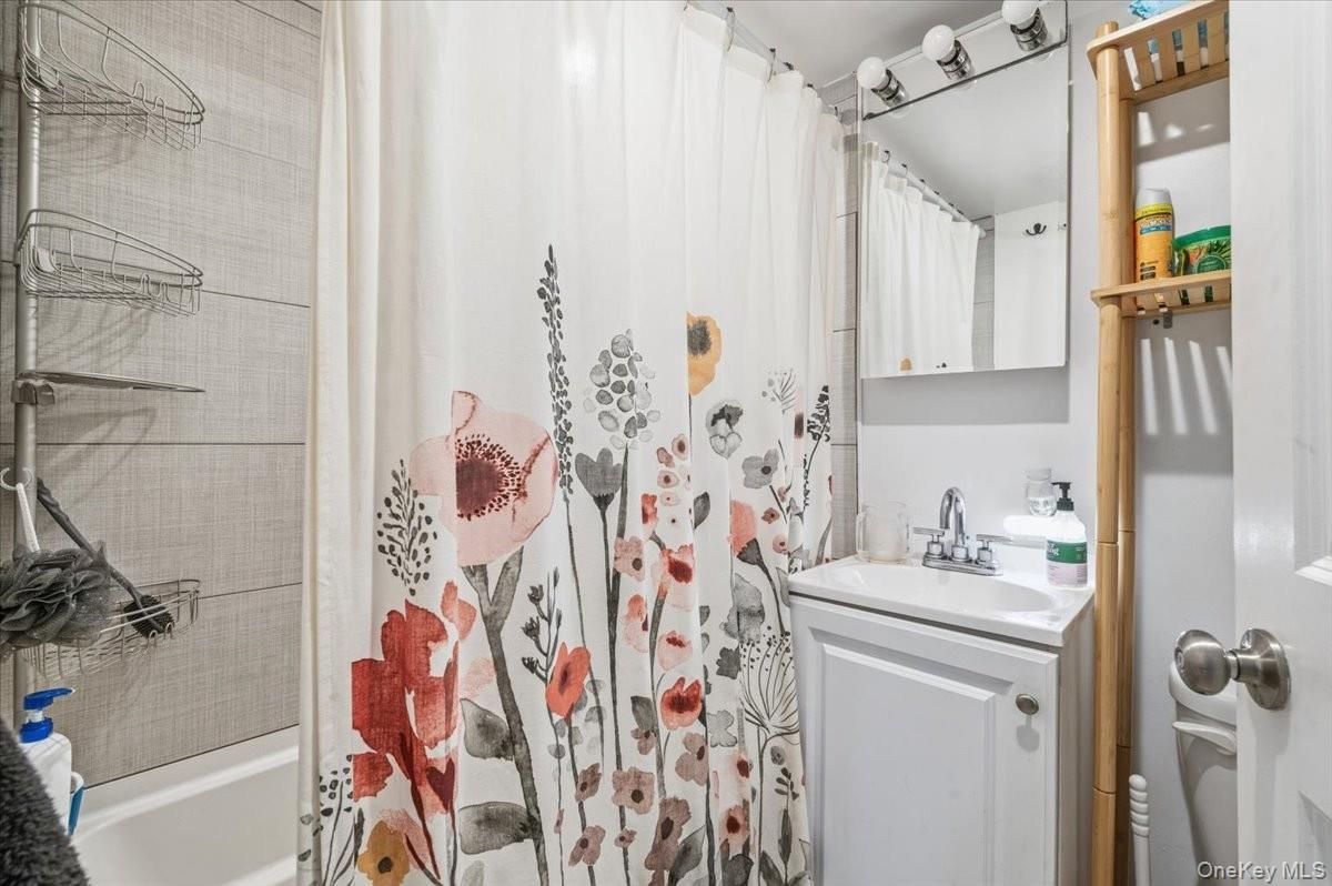 Single Family Plainview Queens, NY 11691, MLS-947566-20