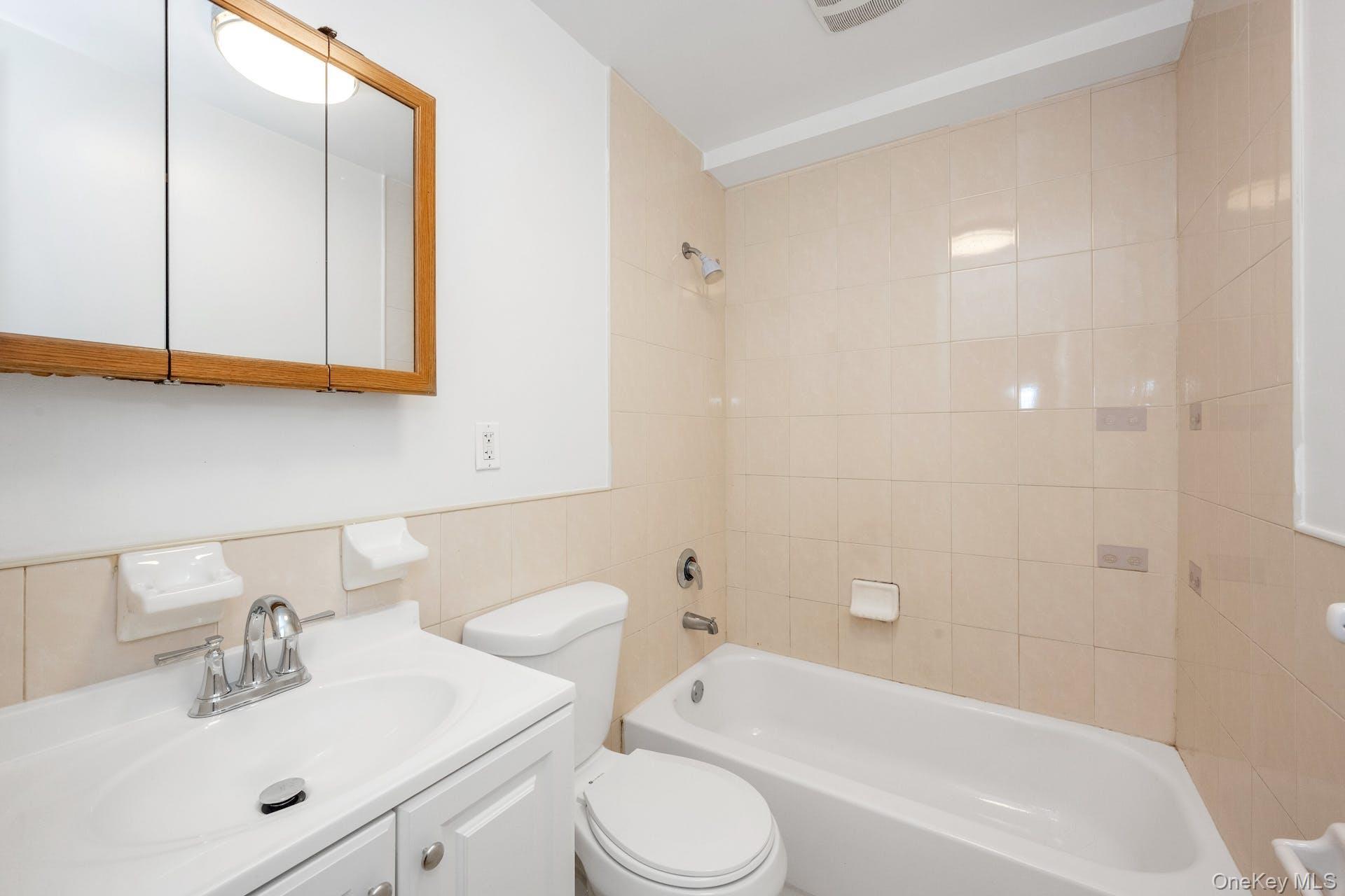 Single Family Rombouts  Bronx, NY 10475, MLS-947591-23