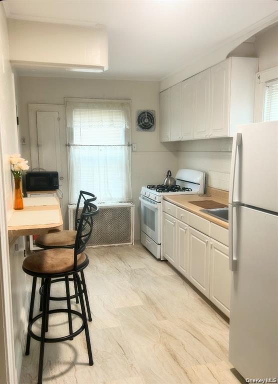 Apartment 143  Queens, NY 11422, MLS-947601-3