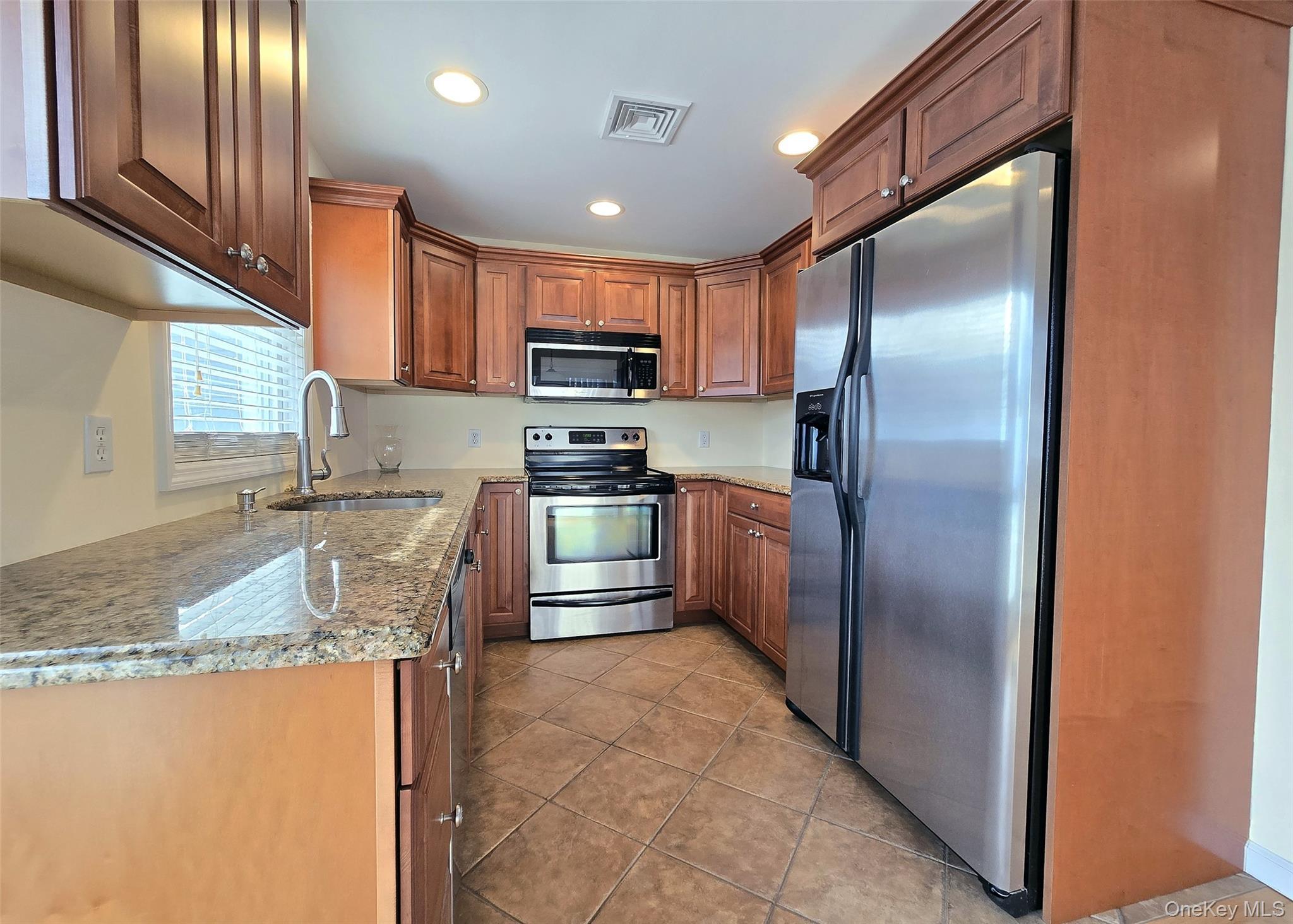 Single Family Franklin  Suffolk County, NY 11727, MLS-947637-17