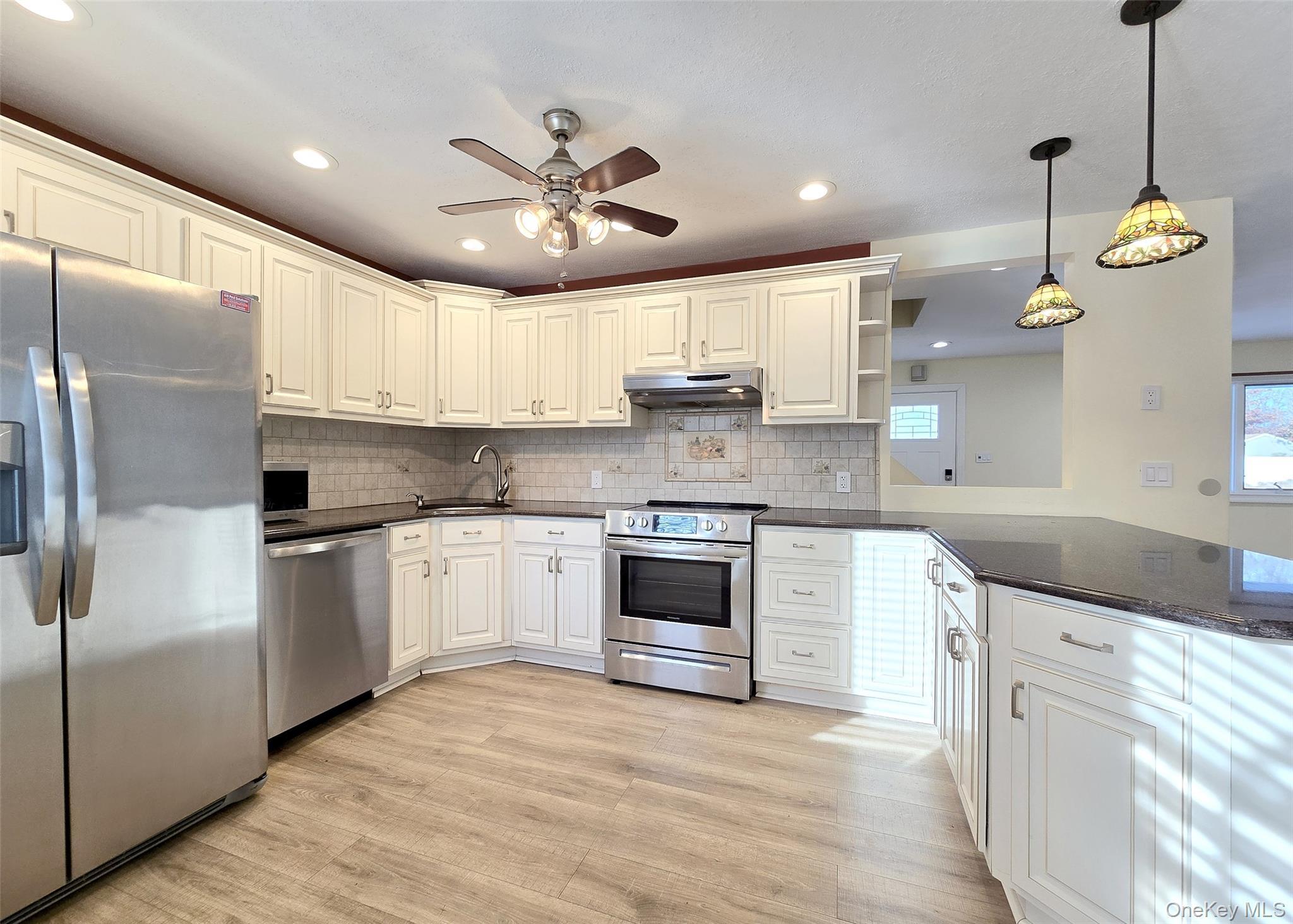 Single Family Franklin  Suffolk County, NY 11727, MLS-947637-3